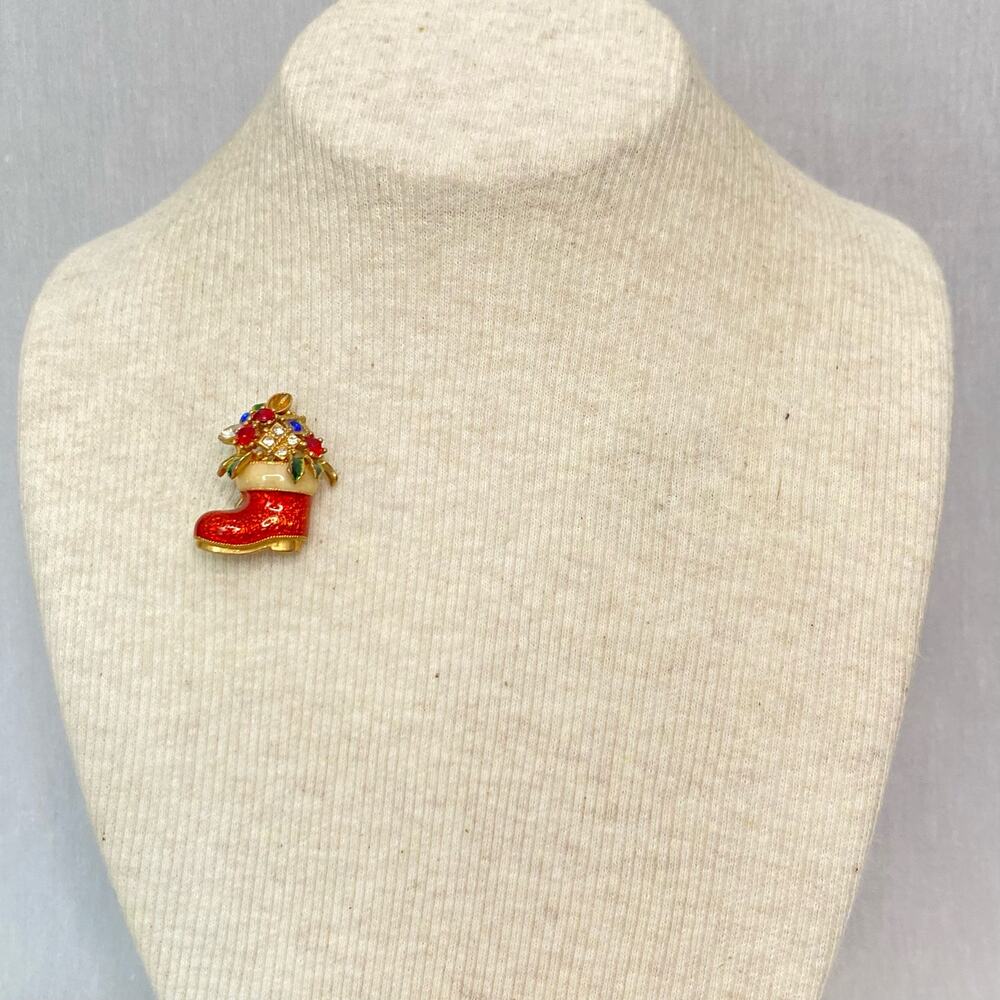 💎Santa's Boot Brooch Gold Tone Metal Multicolor Enamel Overlay Multicolor Stones